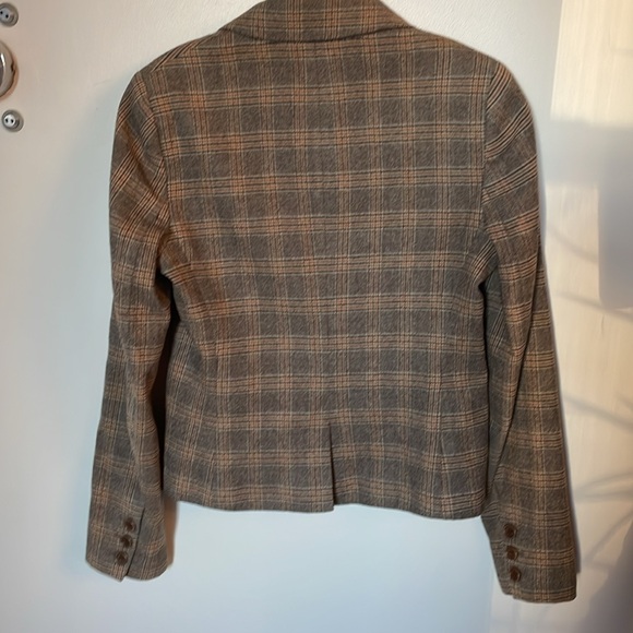 The Theory plaid blazer that screams fall fashion (size 6/8 read description) - Picture 4 of 8